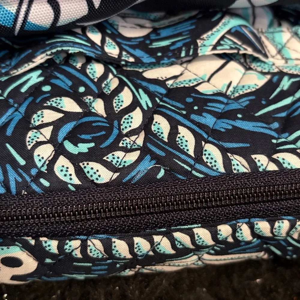 Vera Bradley Navy & Teal Floral 4 pc cosmetic Pouch Set. NWT - Picture 7 of 10